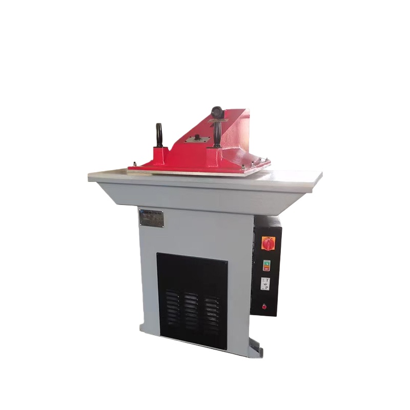 <b>阿通裁断机</b>