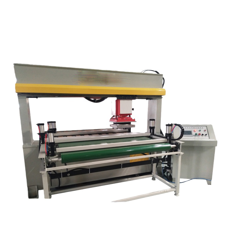 <b>龙门旋转头前后输送带裁断机</b>